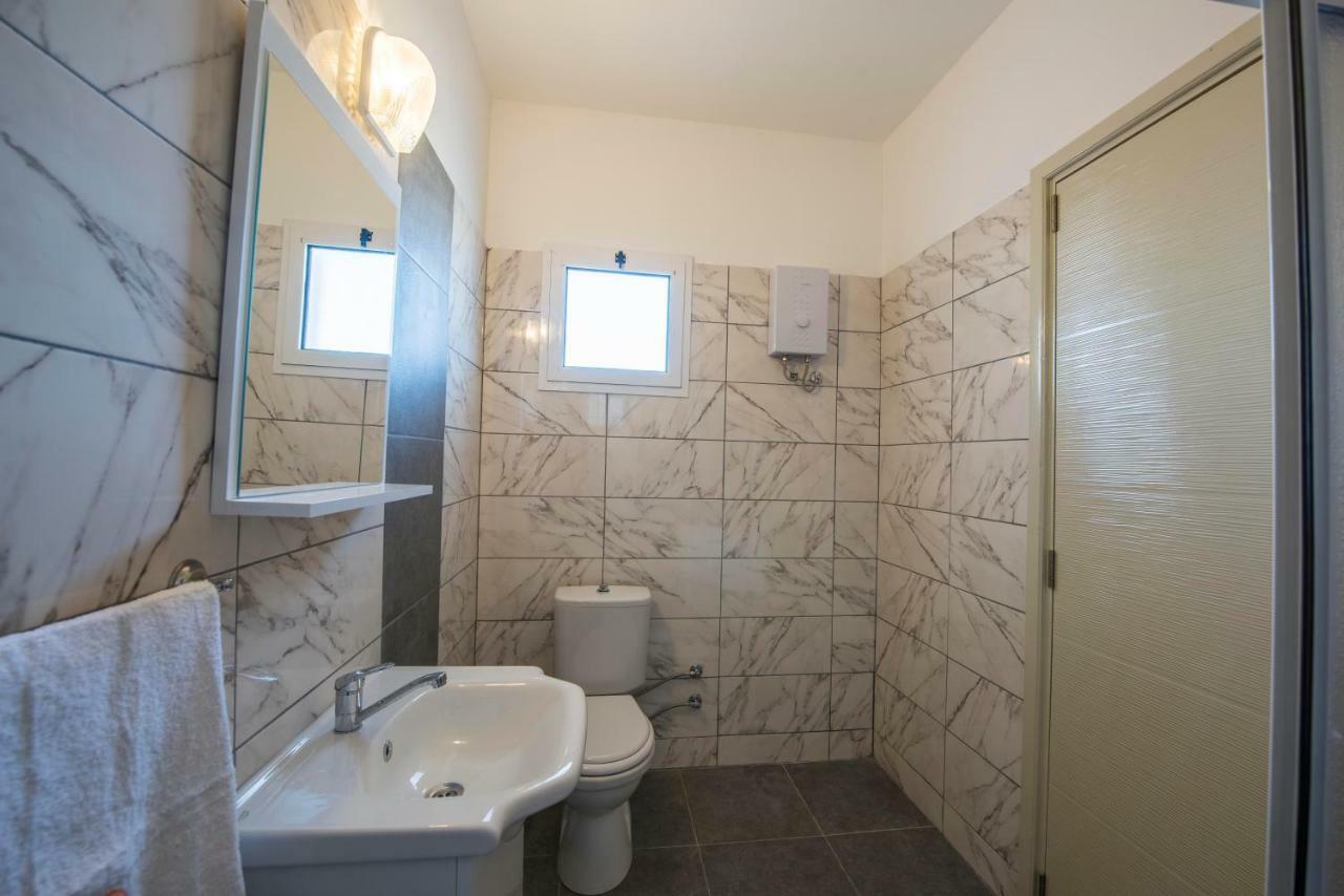 Deniz Airport Suites Nicosia Exterior foto