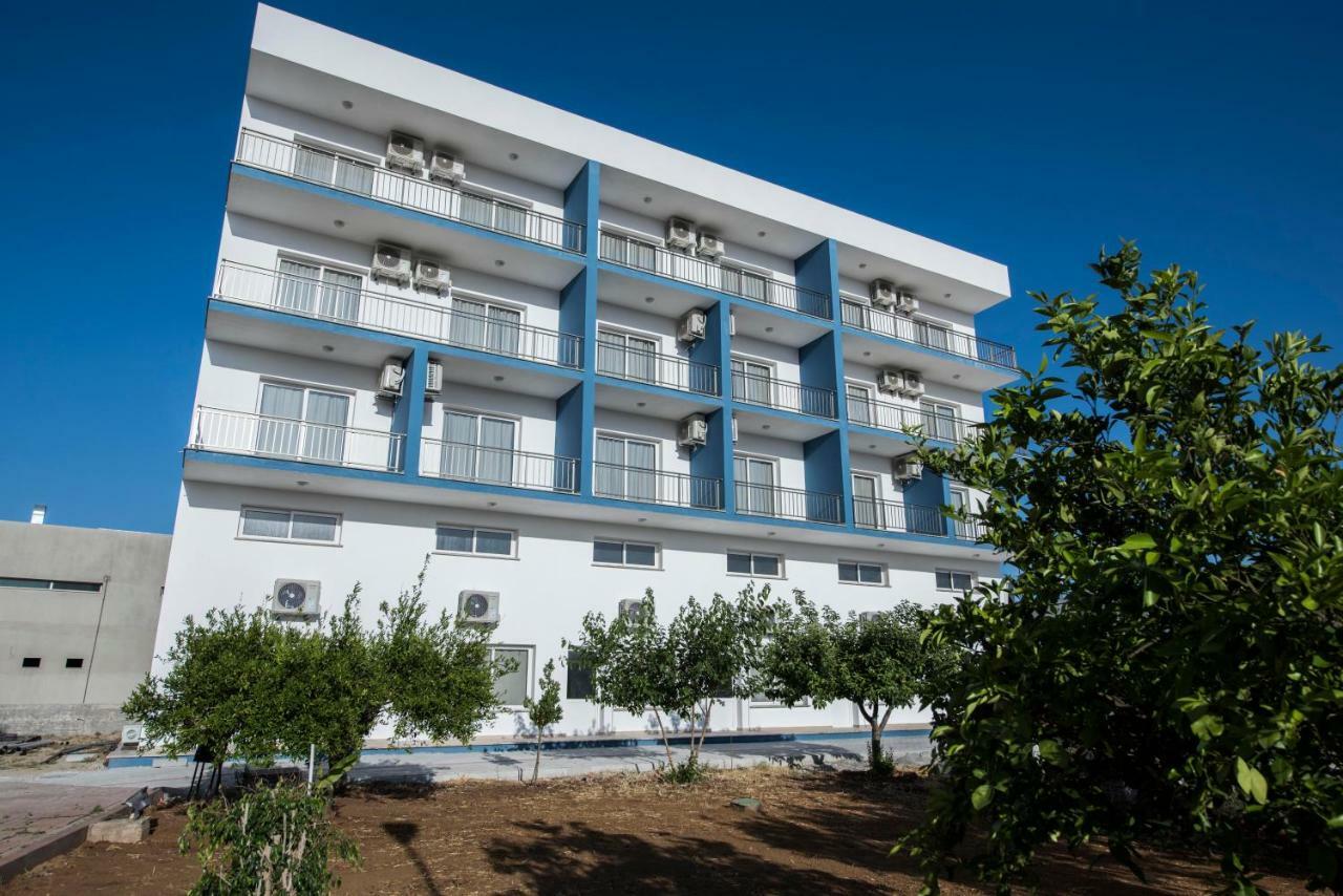 Deniz Airport Suites Nicosia Exterior foto