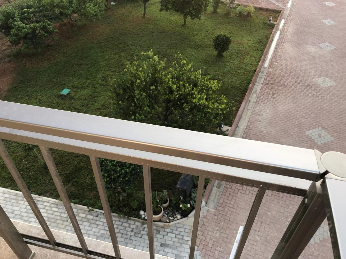 Deniz Airport Suites Nicosia Exterior foto