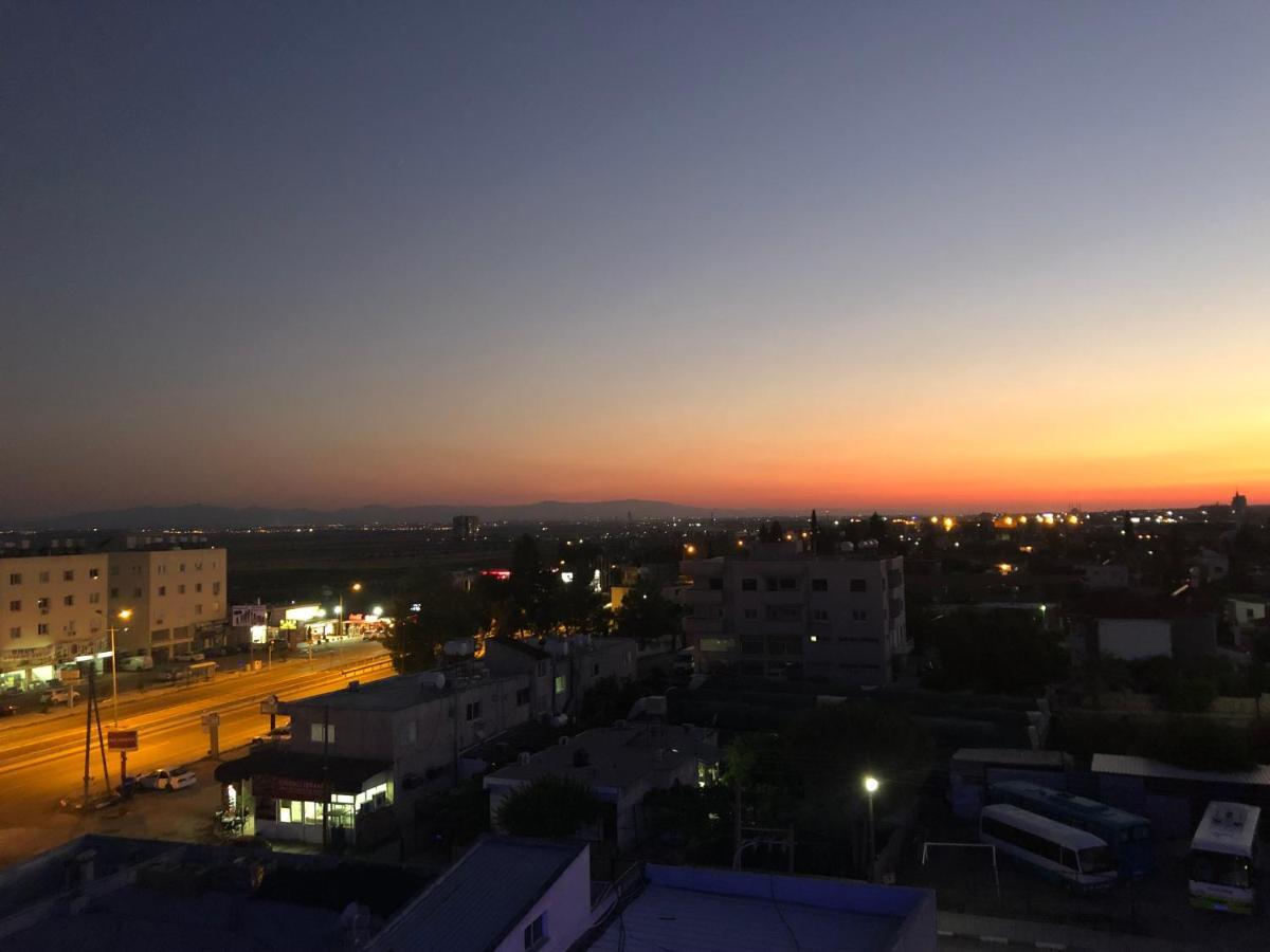 Deniz Airport Suites Nicosia Exterior foto